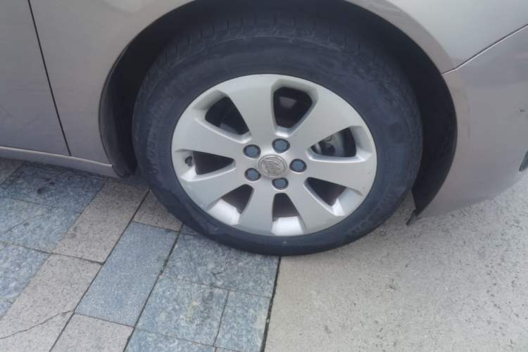 Used Buick Regal 2012 2.0L Comfort Edition Right Front Wheel Hub