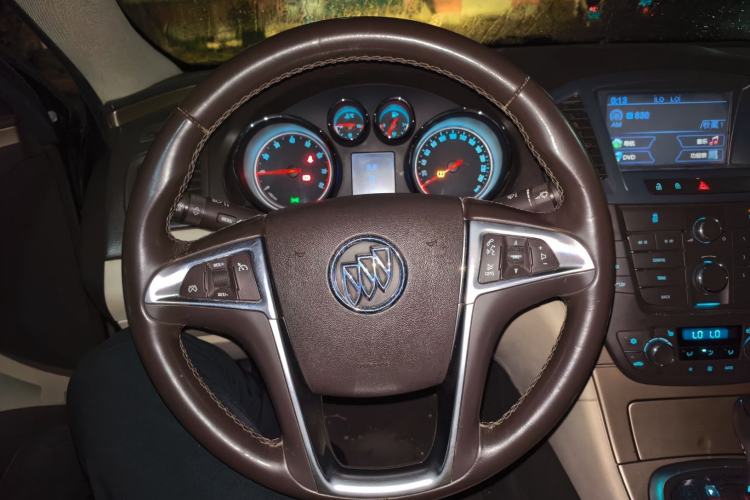 Used Buick Regal 2012 2.0L Luxury Edition Steering Wheel