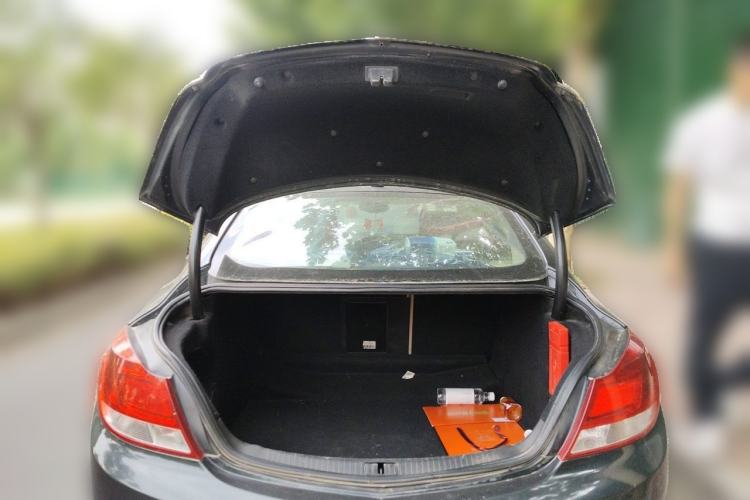 Used Buick Regal 2012 2.0L Luxury Edition Trunk
