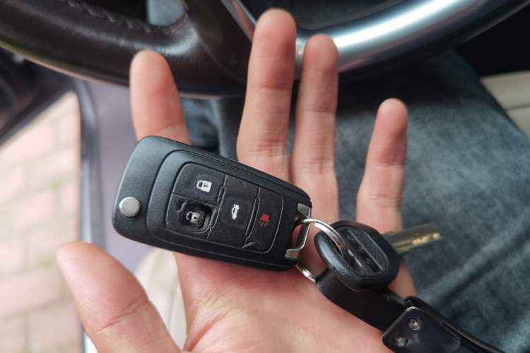 Used Buick Regal 2012 2.4L SIDI Elite Edition Vehicle Key