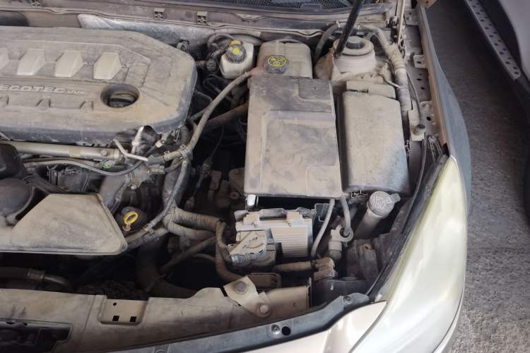 Used Buick Regal 2012 2.0L Luxury Edition Engine Bay Left