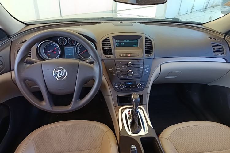 Used Buick Regal 2012 2.0L Comfort Edition Center Console