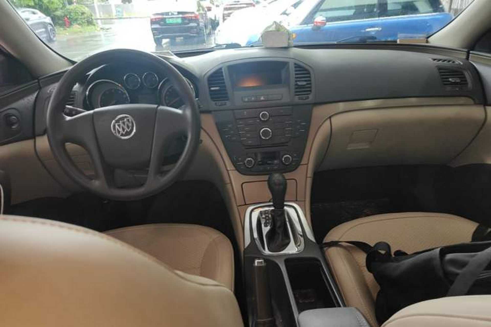 Used Buick Regal 2012 2.0L Comfort Edition Center Console