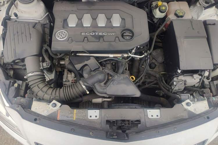 Used Buick Regal 2012 2.0L Comfort Edition Engine Bay