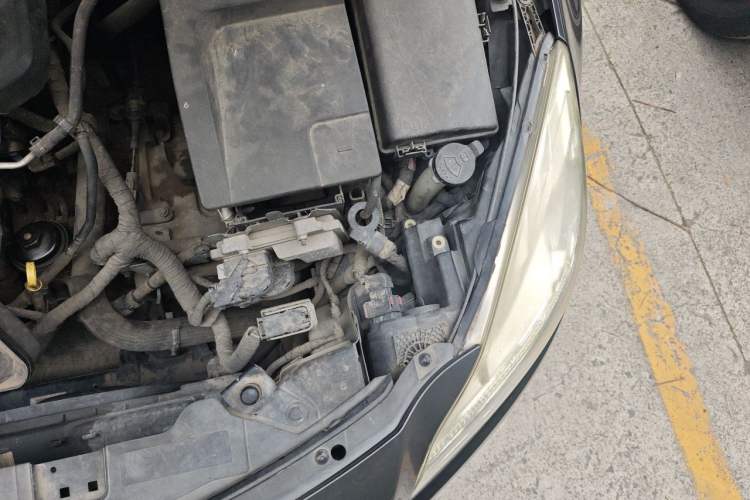 Used Buick Regal 2012 2.0L Comfort Edition Engine Bay Left