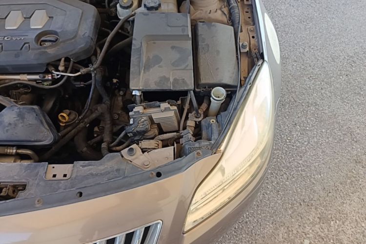 Used Buick Regal 2012 2.0L Comfort Edition Engine Bay Left