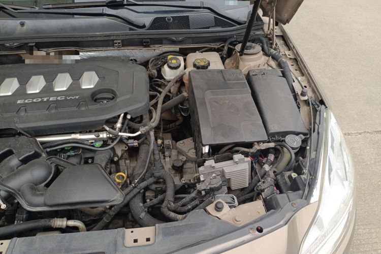 Used Buick Regal 2012 2.0L Comfort Edition Engine Bay Left