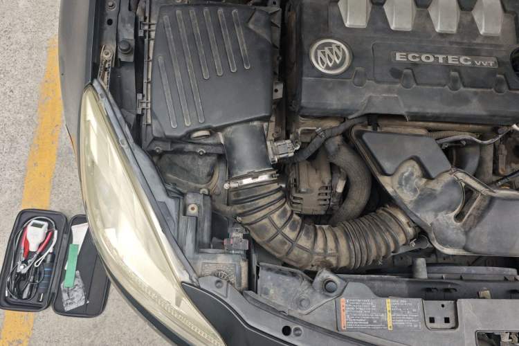 Used Buick Regal 2012 2.0L Comfort Edition Engine Bay Right