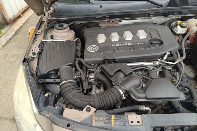 Used Buick Regal 2012 2.0L Comfort Edition Engine Bay Right