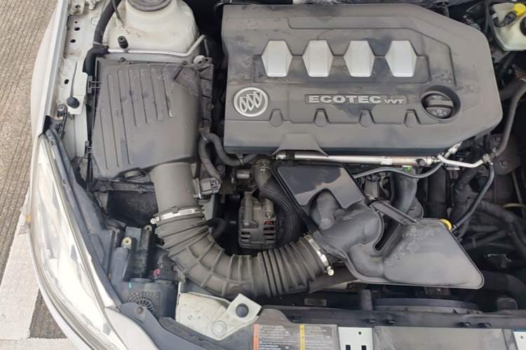 Used Buick Regal 2012 2.0L Comfort Edition Engine Bay Right