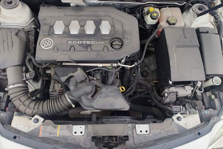 Used Buick Regal 2012 2.0L Comfort Edition Engine Bay