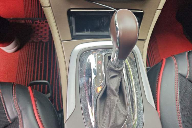 Used Buick Regal 2012 2.0L Comfort Edition Gear Lever