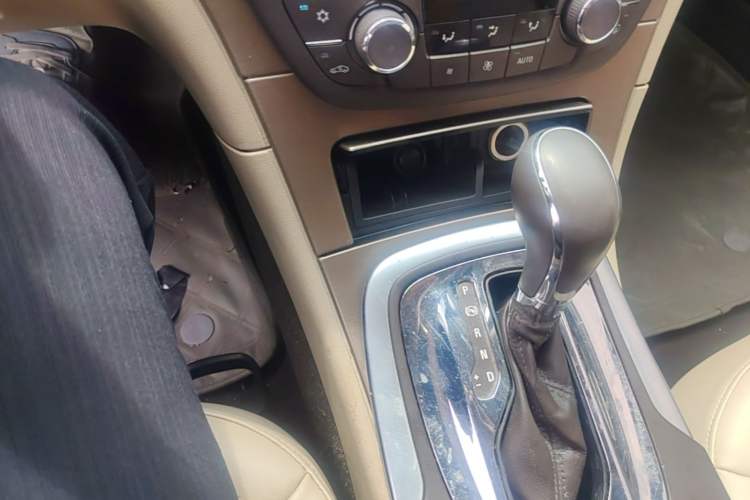 Used Buick Regal 2012 2.0L Comfort Edition Gear Lever