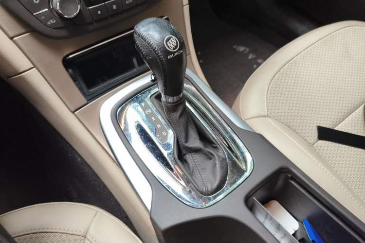 Used Buick Regal 2012 2.0L Comfort Edition Gear Lever