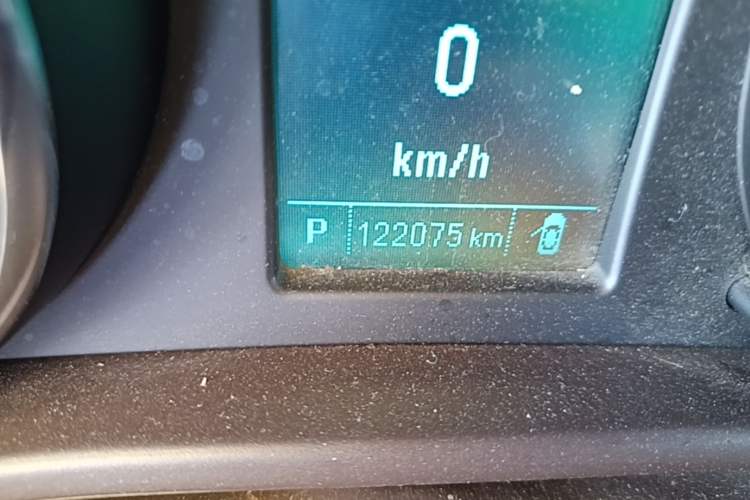 Used Buick Regal 2012 2.0L Comfort Edition Odometer Close Up