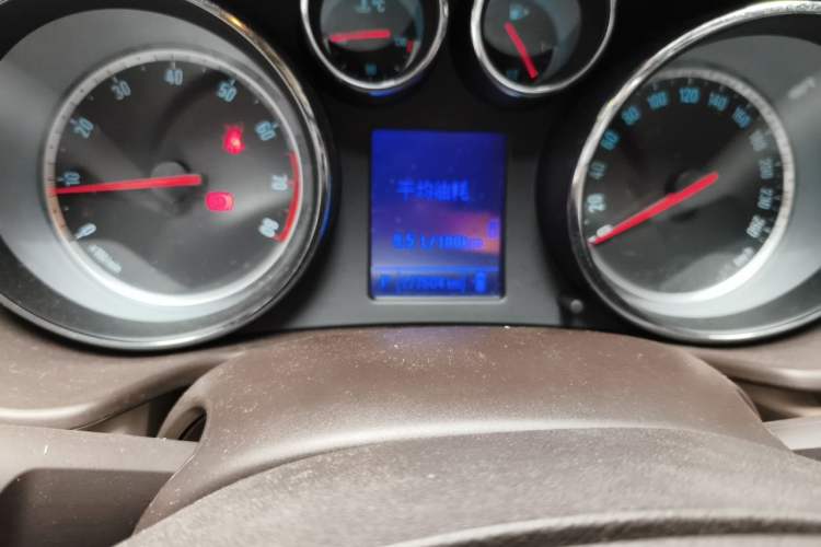 Used Buick Regal 2012 2.0L Comfort Edition Odometer Close Up