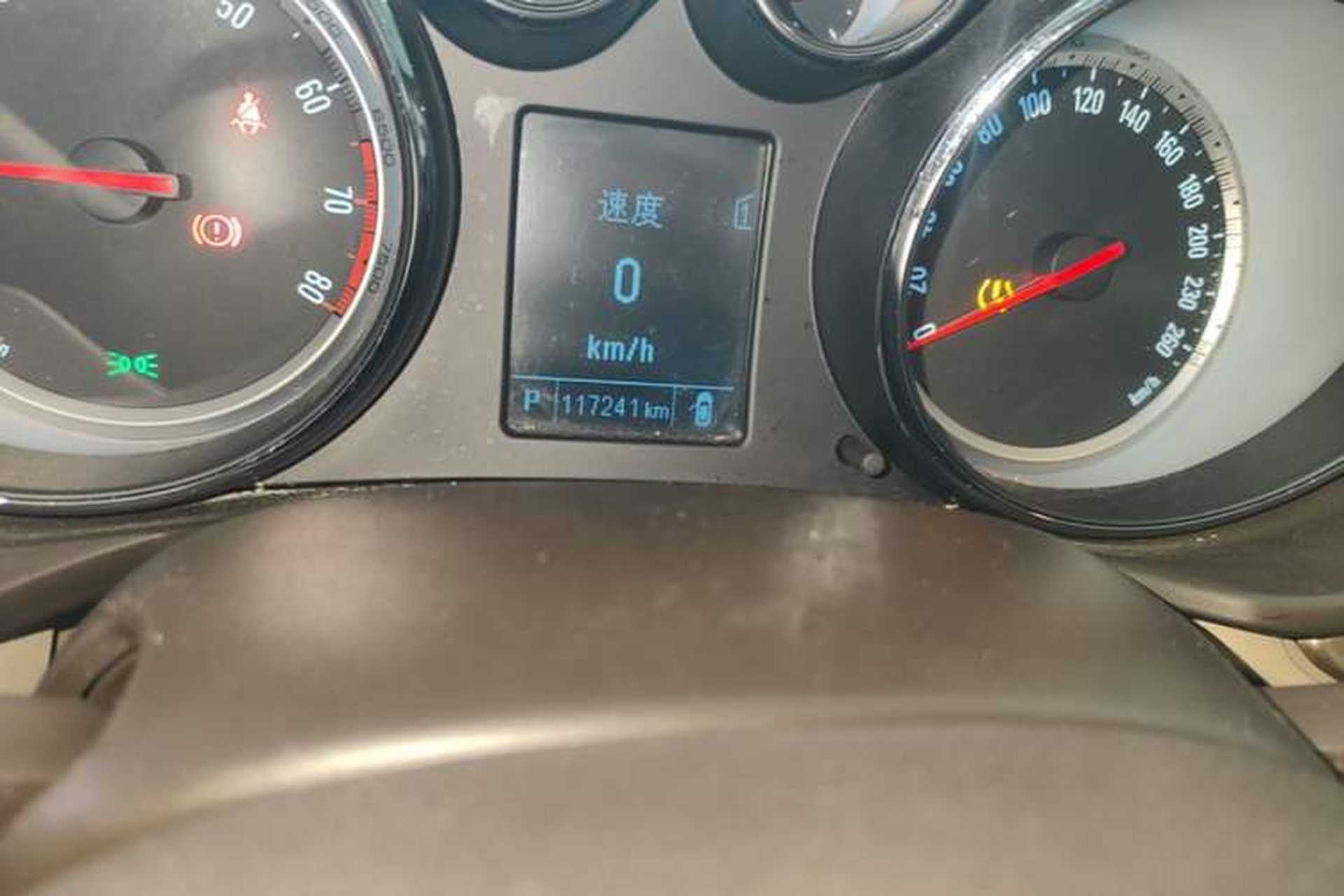 Used Buick Regal 2012 2.0L Comfort Edition Odometer Close Up