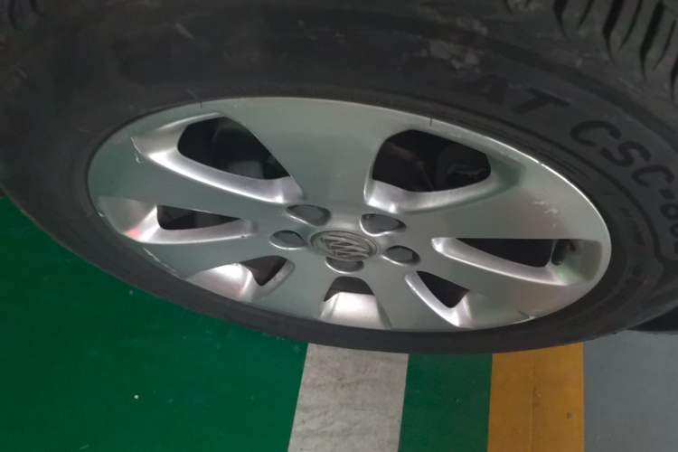 Used Buick Regal 2012 2.0L Luxury Edition Right Front Wheel Hub