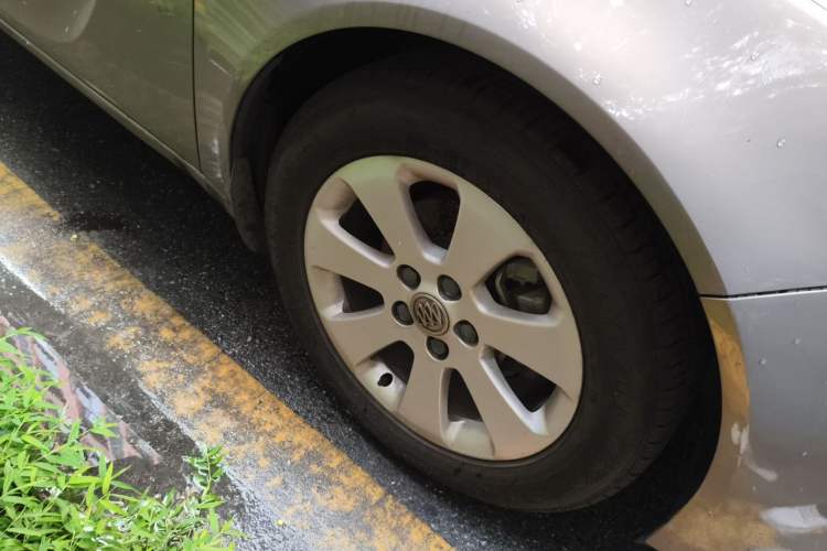 Used Buick Regal 2012 2.0L Comfort Edition Right Front Wheel Hub