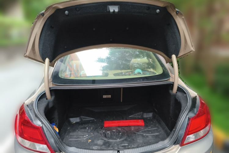 Used Buick Regal 2012 2.0L Comfort Edition Trunk