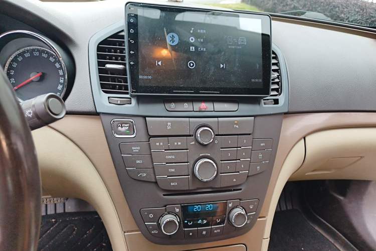 Used Buick Regal 2012 2.0L Luxury Edition Audio And AC Panel