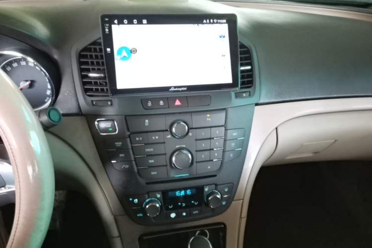 Used Buick Regal 2012 2.0L Luxury Edition Audio And AC Panel