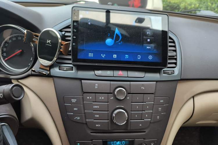 Used Buick Regal 2012 2.0L Comfort Edition Audio And AC Panel