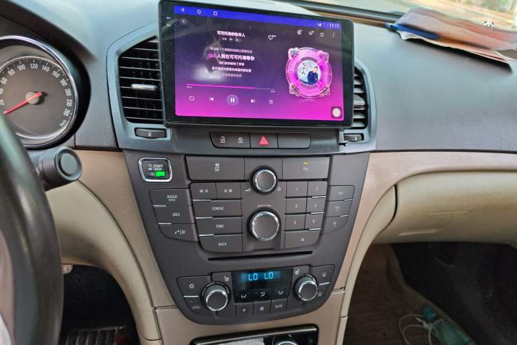 Used Buick Regal 2012 2.0L Luxury Edition Audio And AC Panel
