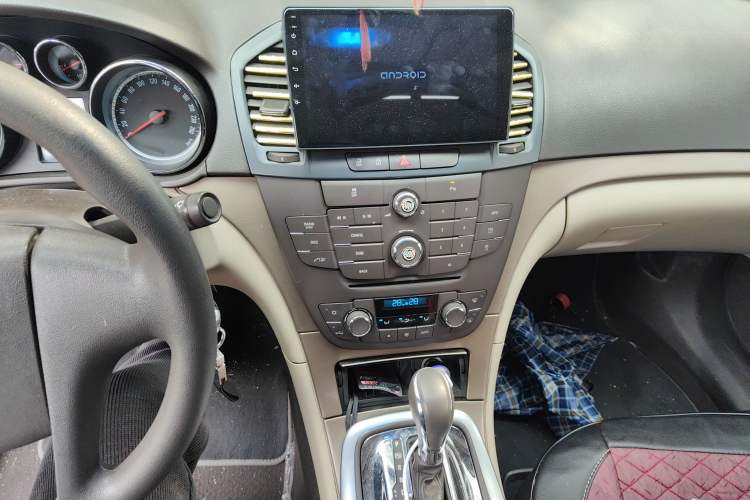 Used Buick Regal 2012 2.0L Comfort Edition Audio And AC Panel