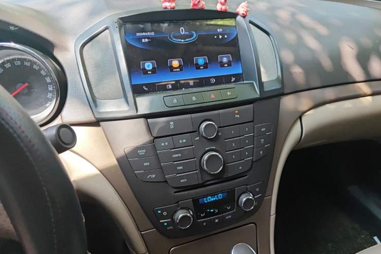 Used Buick Regal 2012 2.0L Comfort Edition Audio And AC Panel