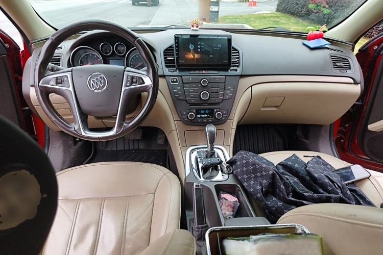 Used Buick Regal 2012 2.0L Luxury Edition Center Console