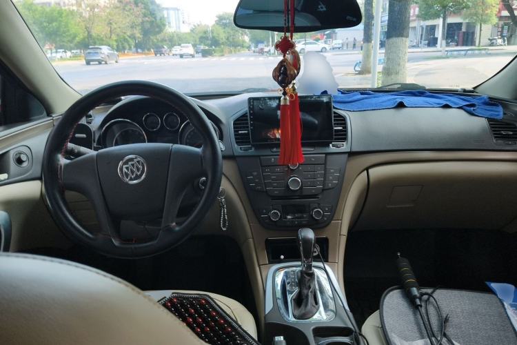 Used Buick Regal 2012 2.0L Comfort Edition Center Console