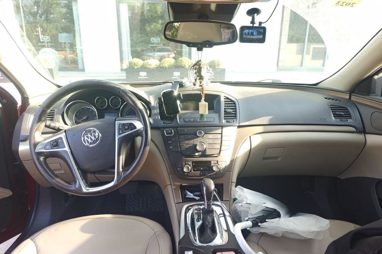 Used Buick Regal 2012 2.0L Luxury Edition Center Console