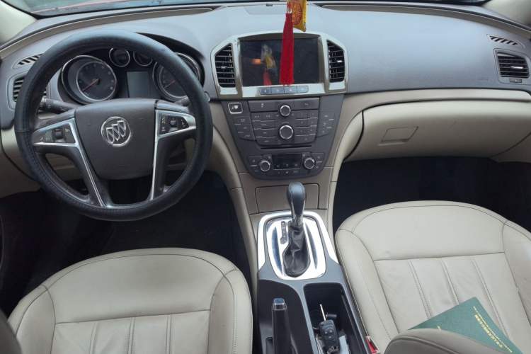 Used Buick Regal 2012 2.0L Luxury Edition Center Console