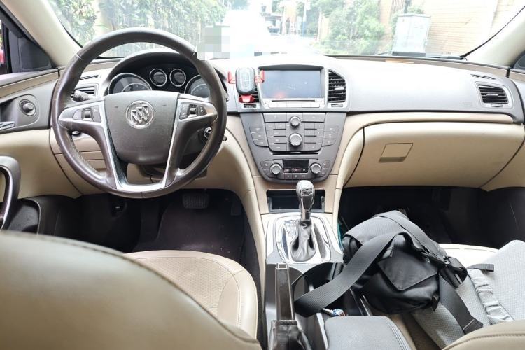 Used Buick Regal 2012 2.0L Comfort Edition Center Console