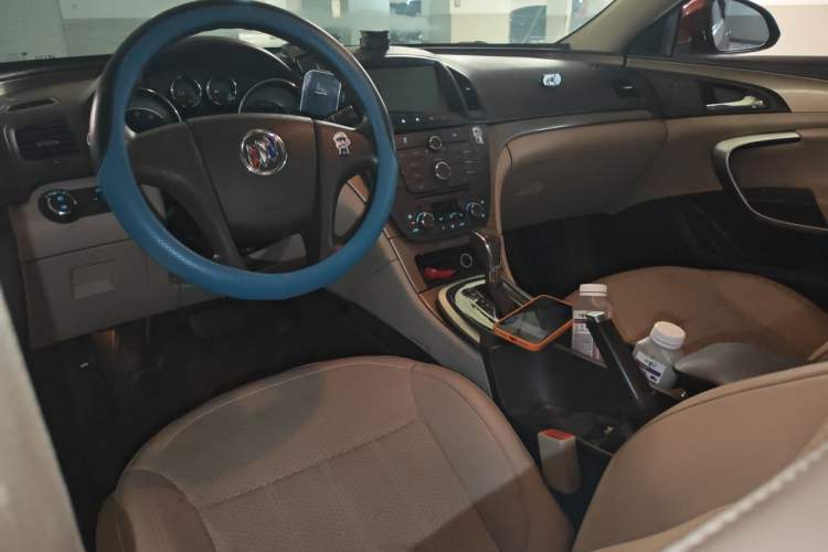 Used Buick Regal 2012 2.0L Comfort Edition Center Console