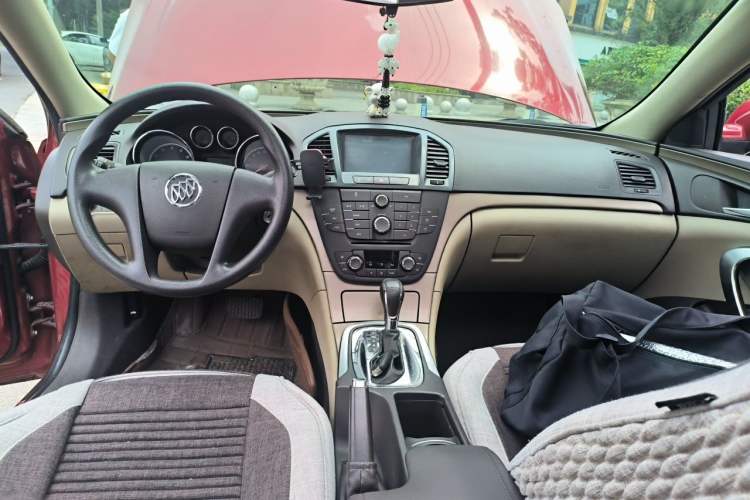 Used Buick Regal 2012 2.0L Comfort Edition Center Console