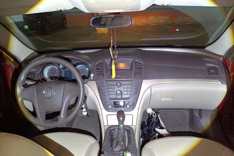 Used Buick Regal 2012 2.0L Comfort Edition Center Console