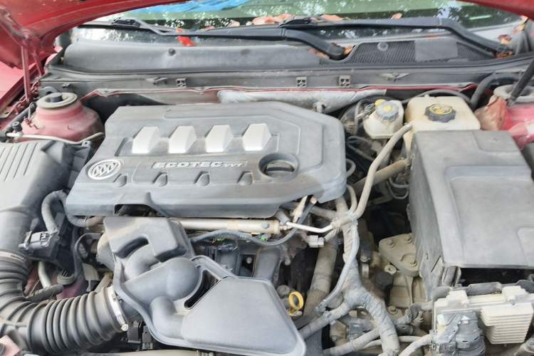 Used Buick Regal 2012 2.0L Comfort Edition Engine Bay