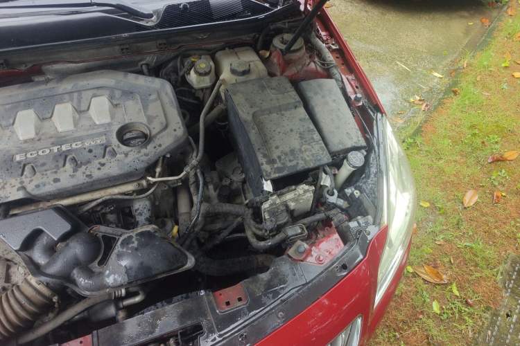 Used Buick Regal 2012 2.0L Comfort Edition Engine Bay Left