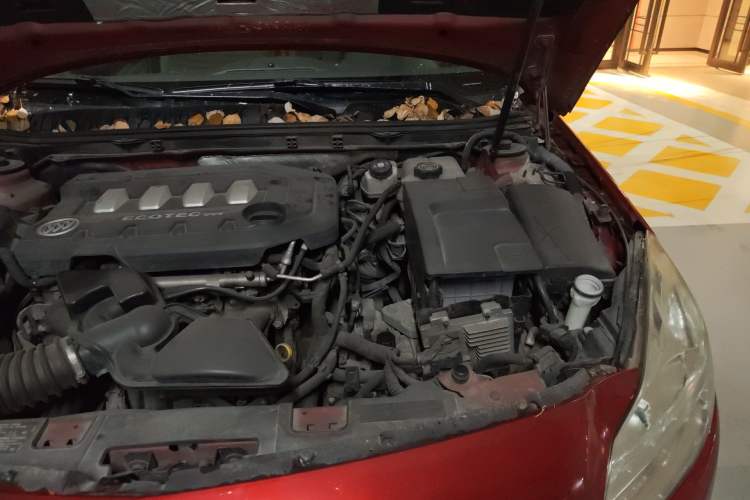Used Buick Regal 2012 2.0L Comfort Edition Engine Bay Left