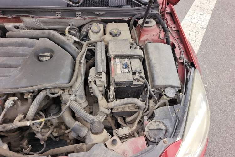 Used Buick Regal 2012 2.0T Luxury Sport Edition Engine Bay Left