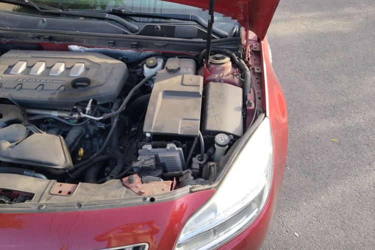 Used Buick Regal 2012 2.0L Comfort Edition Engine Bay Left