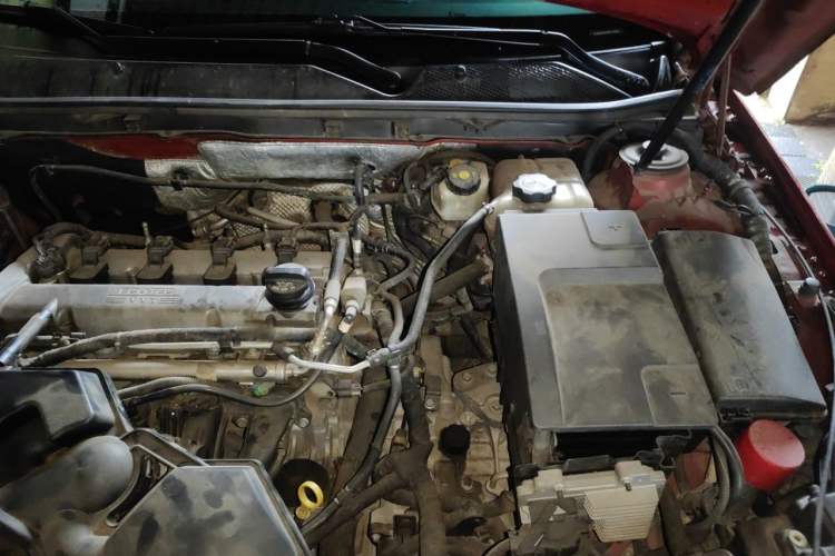Used Buick Regal 2012 2.0L Comfort Edition Engine Bay Left