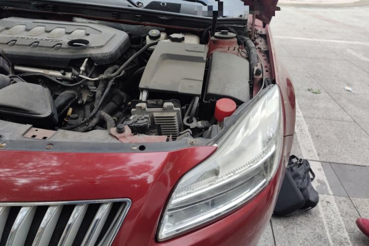 Used Buick Regal 2012 2.0L Comfort Edition Engine Bay Left