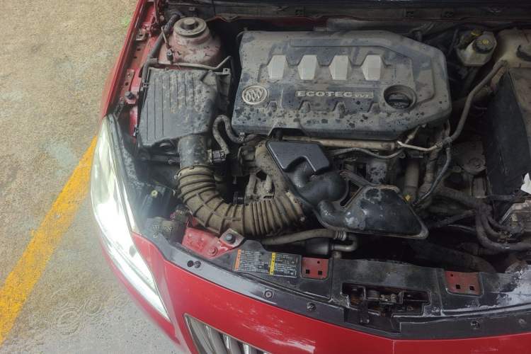 Used Buick Regal 2012 2.0L Comfort Edition Engine Bay Right