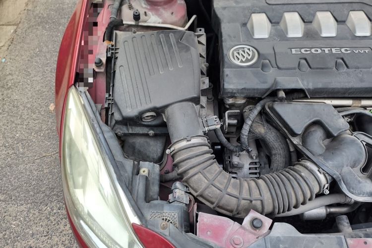 Used Buick Regal 2012 2.0L Comfort Edition Engine Bay Right