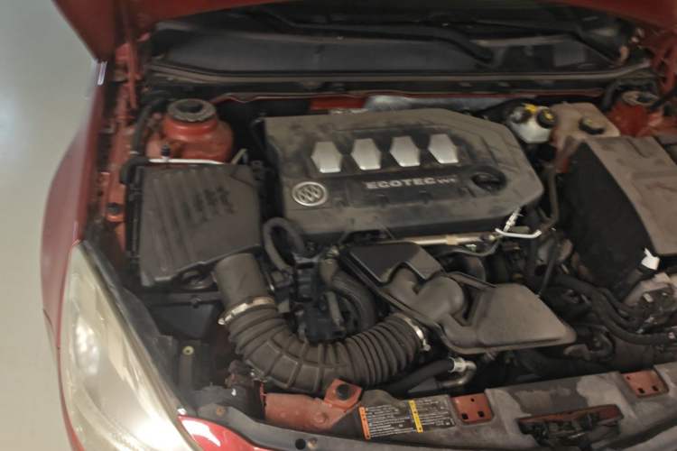 Used Buick Regal 2012 2.0L Comfort Edition Engine Bay Right
