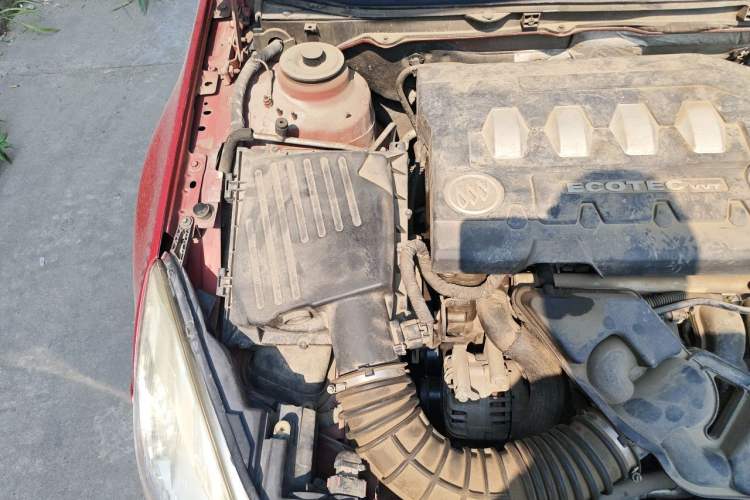 Used Buick Regal 2012 2.0L Comfort Edition Engine Bay Right