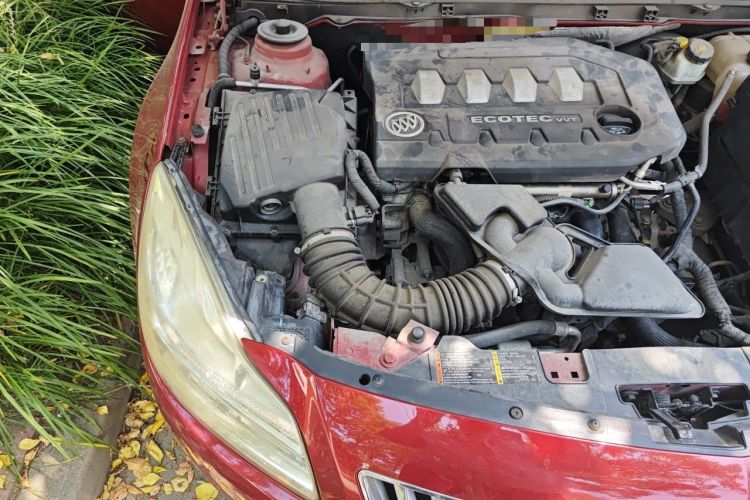 Used Buick Regal 2012 2.0L Comfort Edition Engine Bay Right